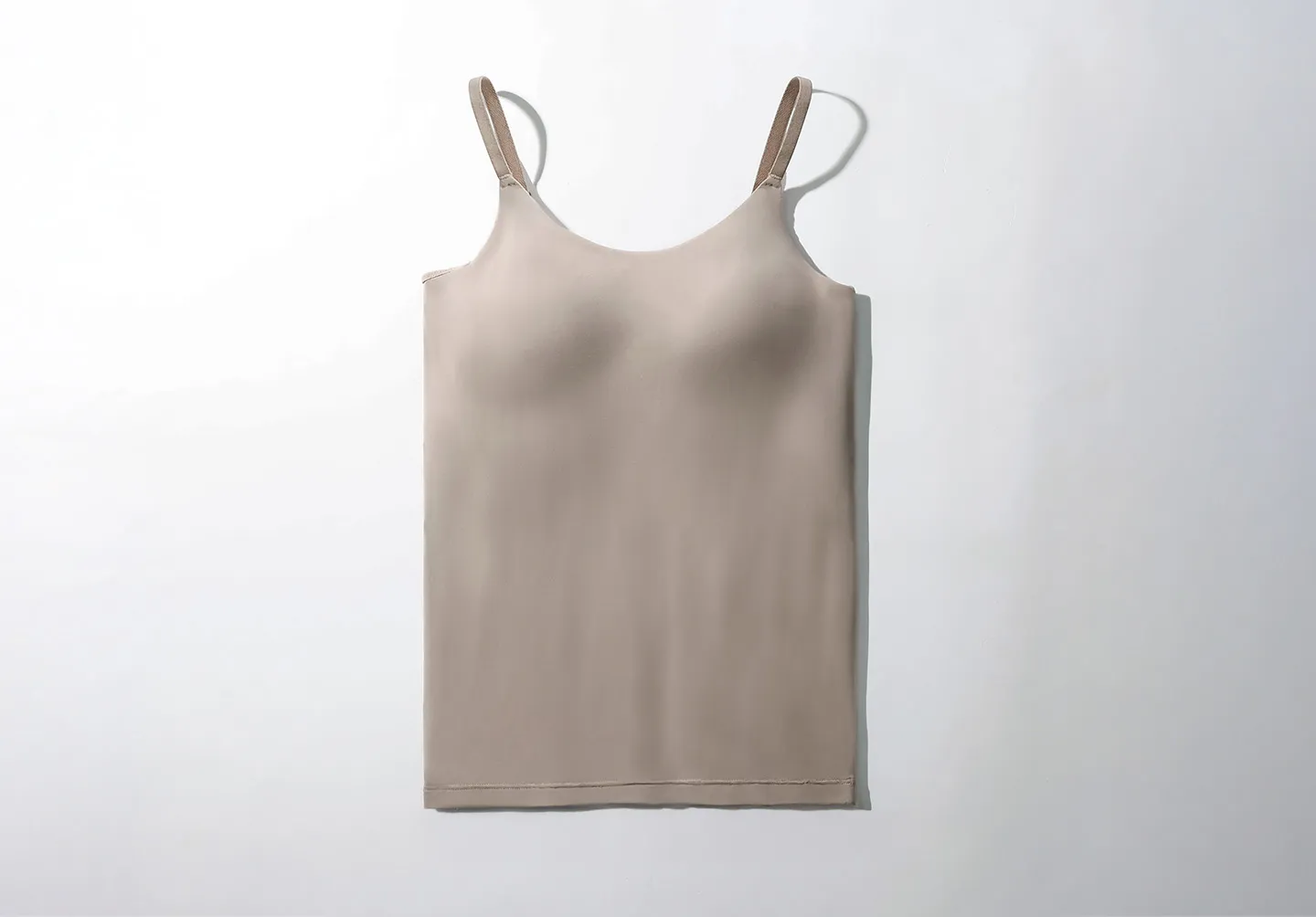 サラキャミソール 置き画像